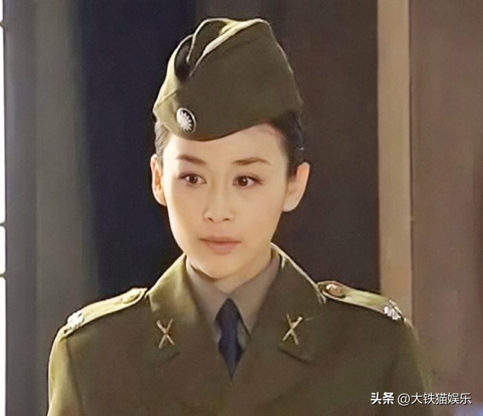 “荧幕女兵”的消亡史:蛇精脸、大浓妆,求你们别再*辱侮**战士了