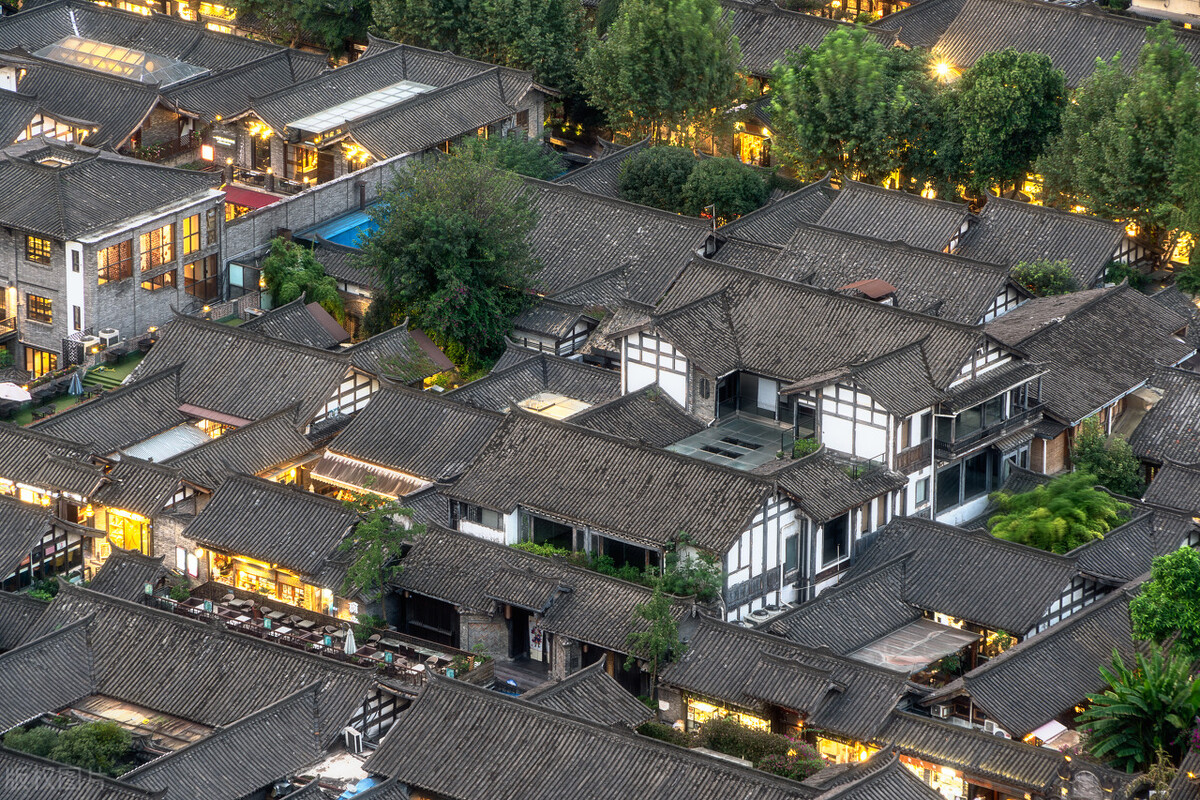 异地恋接吻神器网络爆火，你想试试吗？（外刊CNN：中英双语）