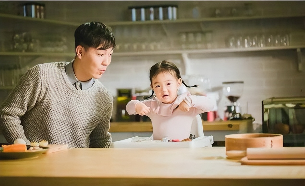 女儿爱爸爸的原因,女儿爱粘老爸是什么原因