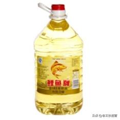 头发太少不建议留太长容易掉发,如何防止掉发让头发更浓密有光泽