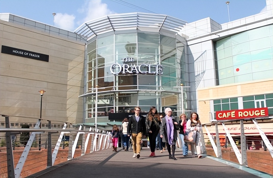 雷丁大学—1998、2005、2009、2011先后四次获得英国女王周年奖