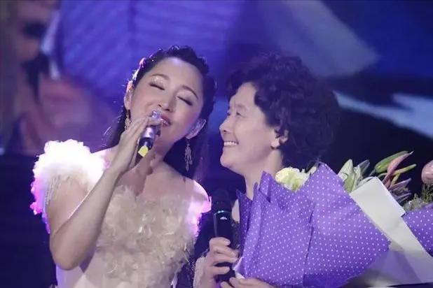 52岁的杨钰莹婚姻情况,52岁杨钰莹为何至今未婚