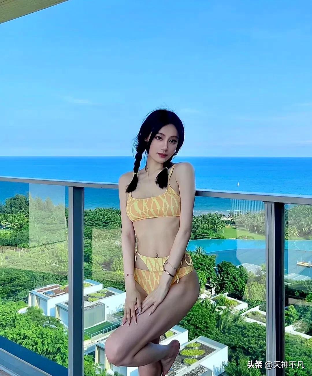 范志毅女儿海边游泳装,范志毅女儿露脐装秀