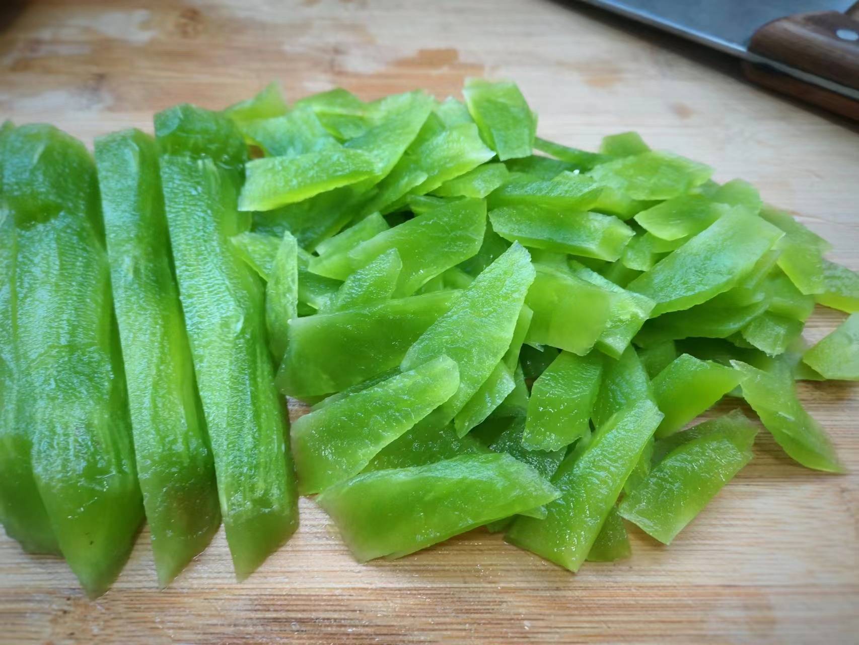 什么菜炒腊肉宝宝爱吃,腊肉炒什么最好吃小孩