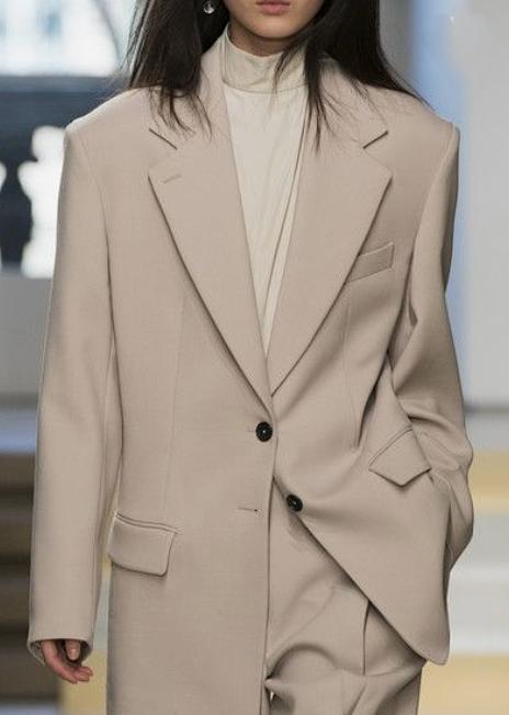 不同领型搭配衣服,如何看懂服装颜色搭配图