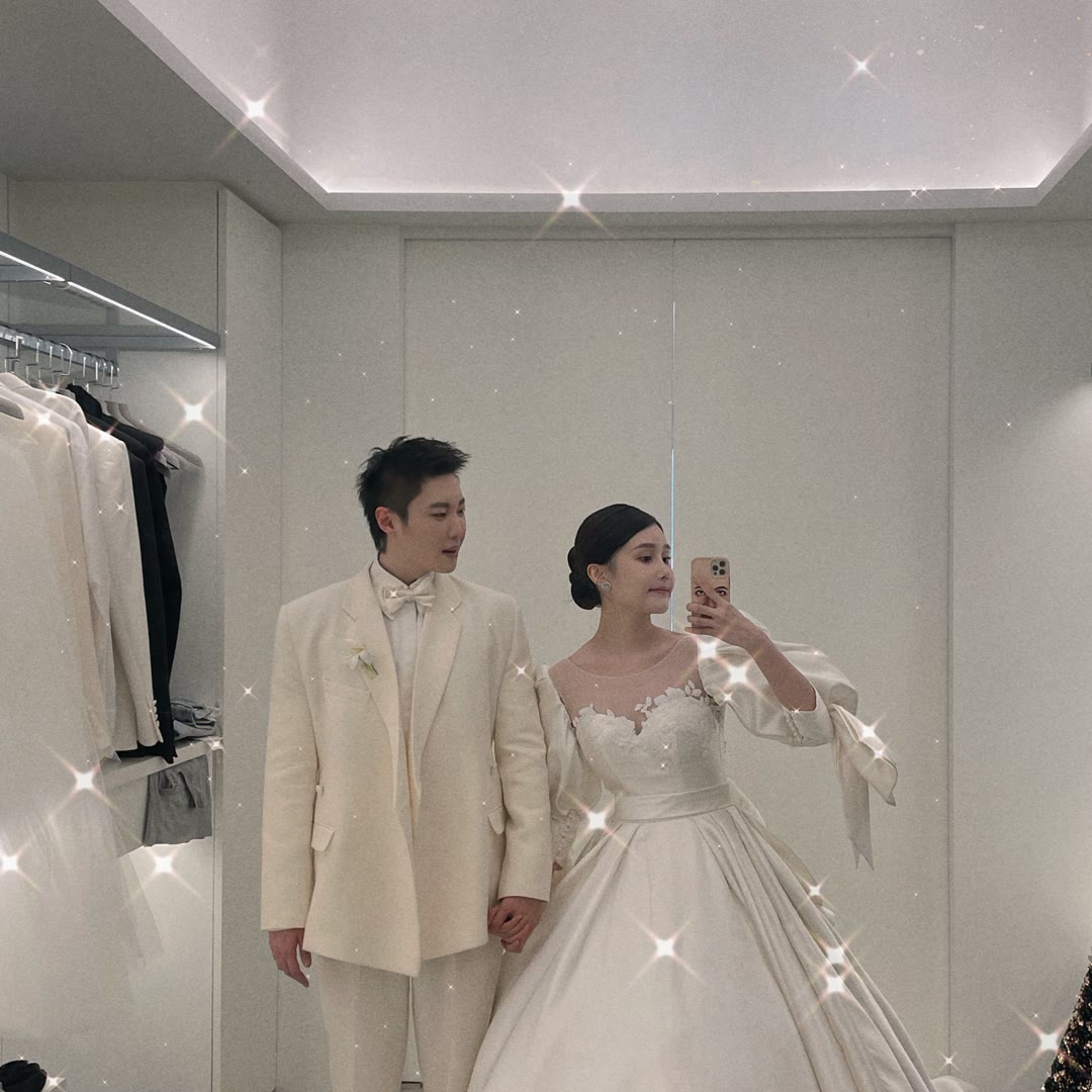 赵本山女儿球球中式婚纱美照曝光,赵本山女儿婚纱美照曝光