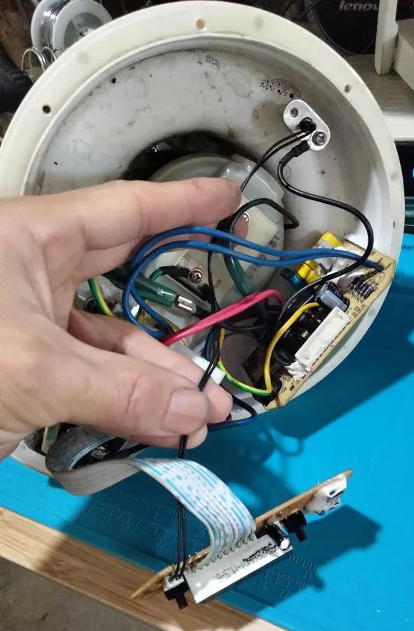 美的豆浆机电路板在哪个位置,美的豆浆机电路图