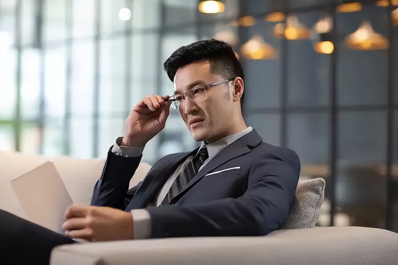 有什么工作是和有钱人打交道的,不擅长与人打交道适合什么工作