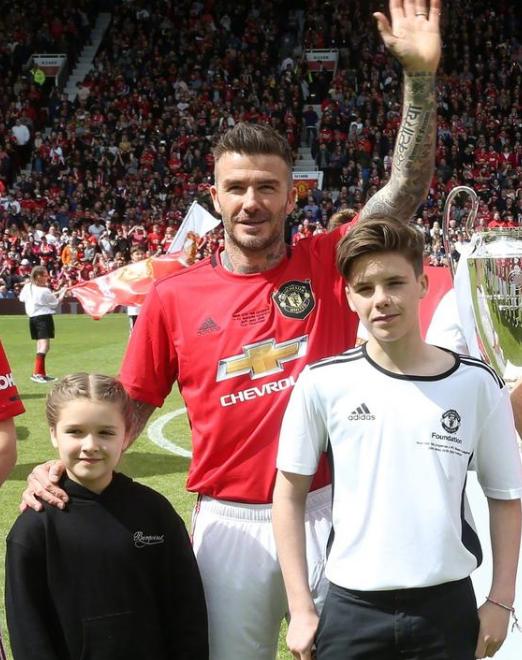 11岁小七近照曝光,贝克汉姆和超萌小七图片