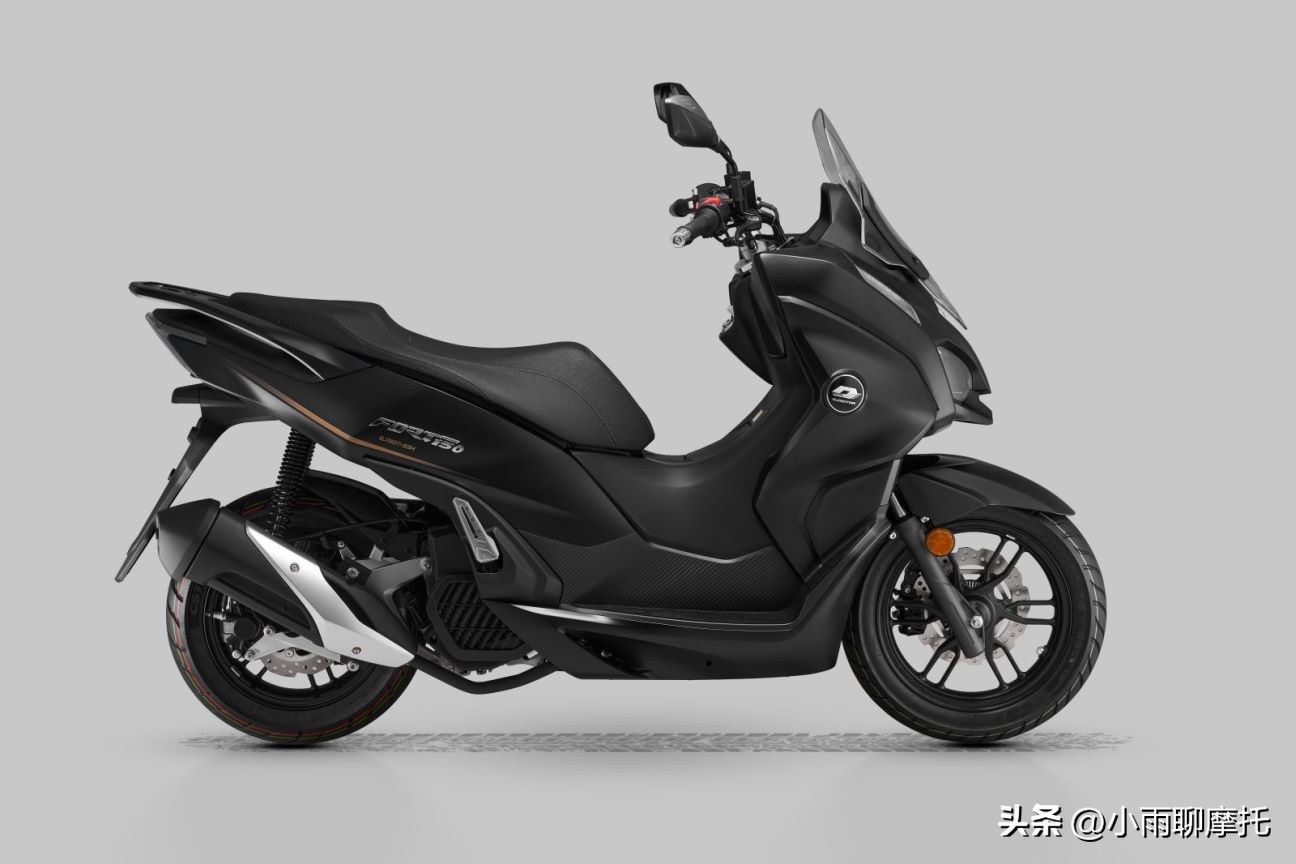 混动加持，配置拉满！鸿150是150CC级别的天花板？