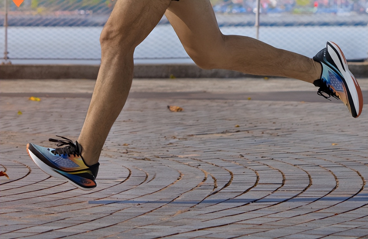 怎么挑一双适合自己的跑鞋,如何挑选一双适合自己的跑鞋