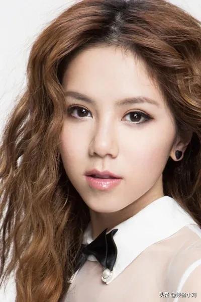 邓紫棋为什么能成为顶级歌手,邓紫棋出道多年喜获三大音乐奖项