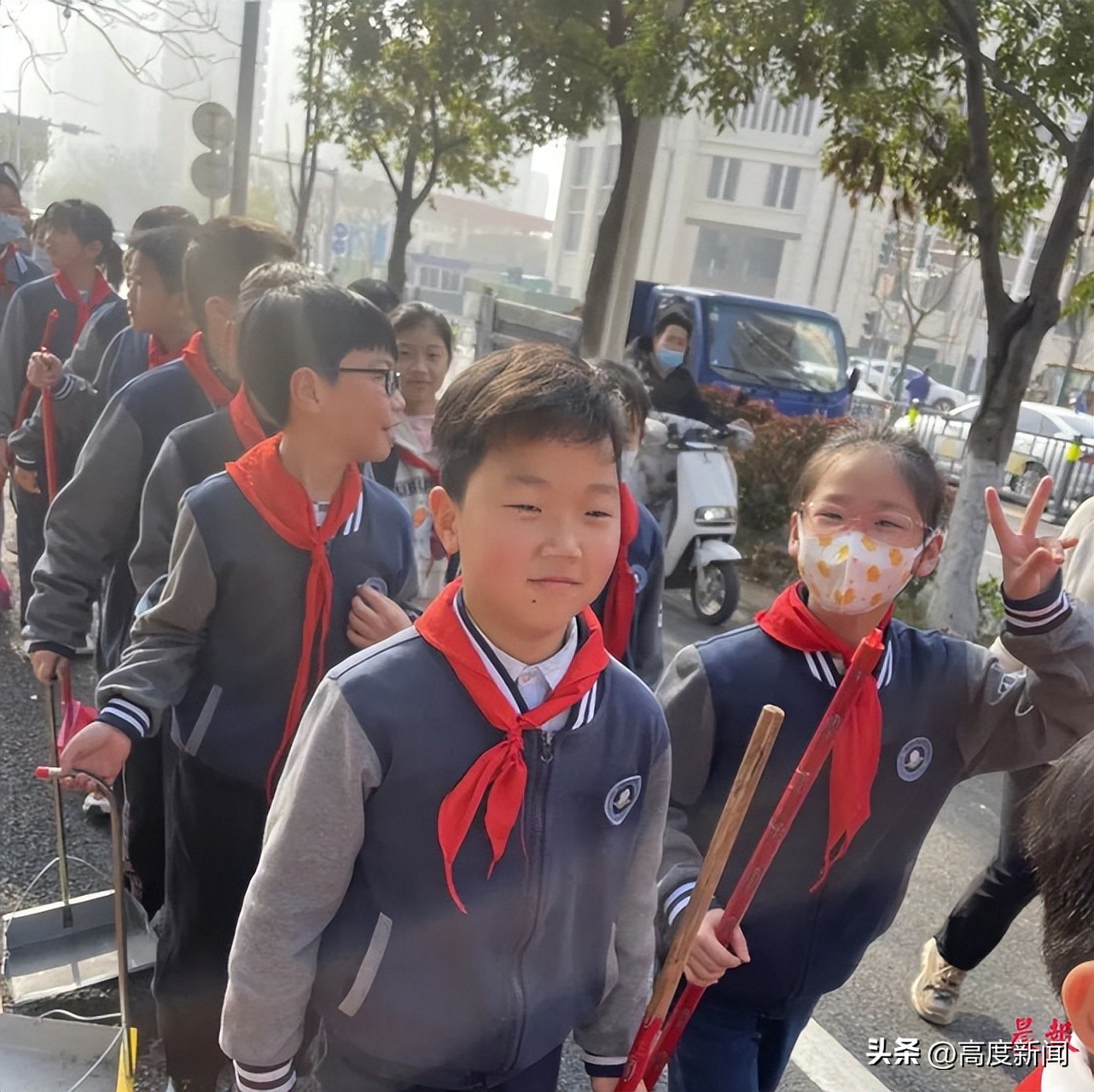 开展植树节主题班会活动,植树绿化美化家园主题班会节目