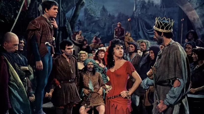 巴黎圣母院人物,电影巴黎圣母院人物特色解读