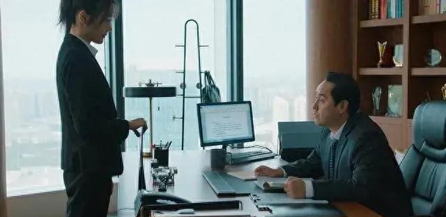 出差男领导和女助理的故事