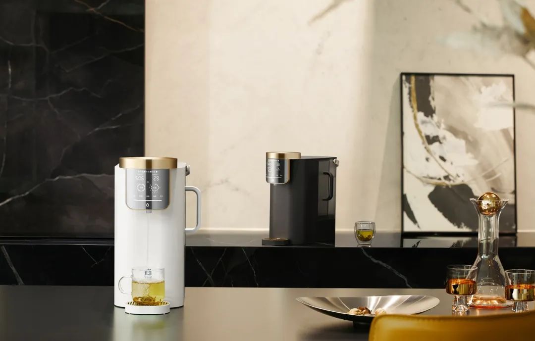 登顶赛道第一！家里泉矿泉机成年货爆款，开启2023第一燃！