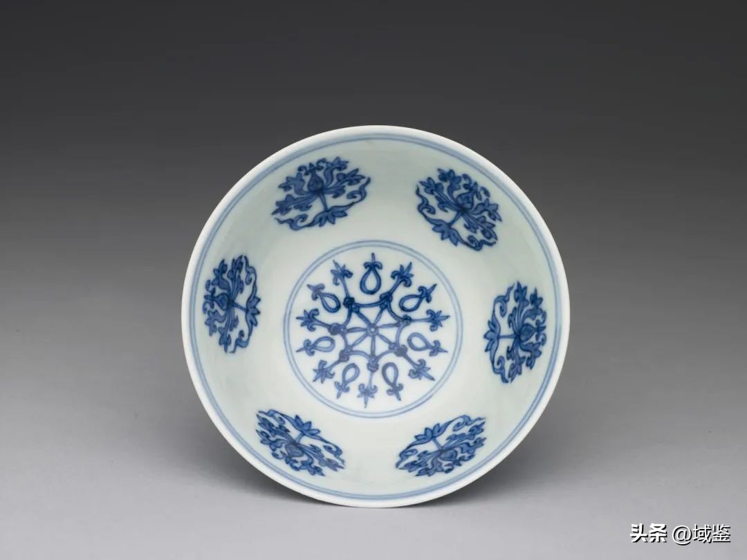 成化青花碗真品图,大明成化青花宫碗拍卖价格