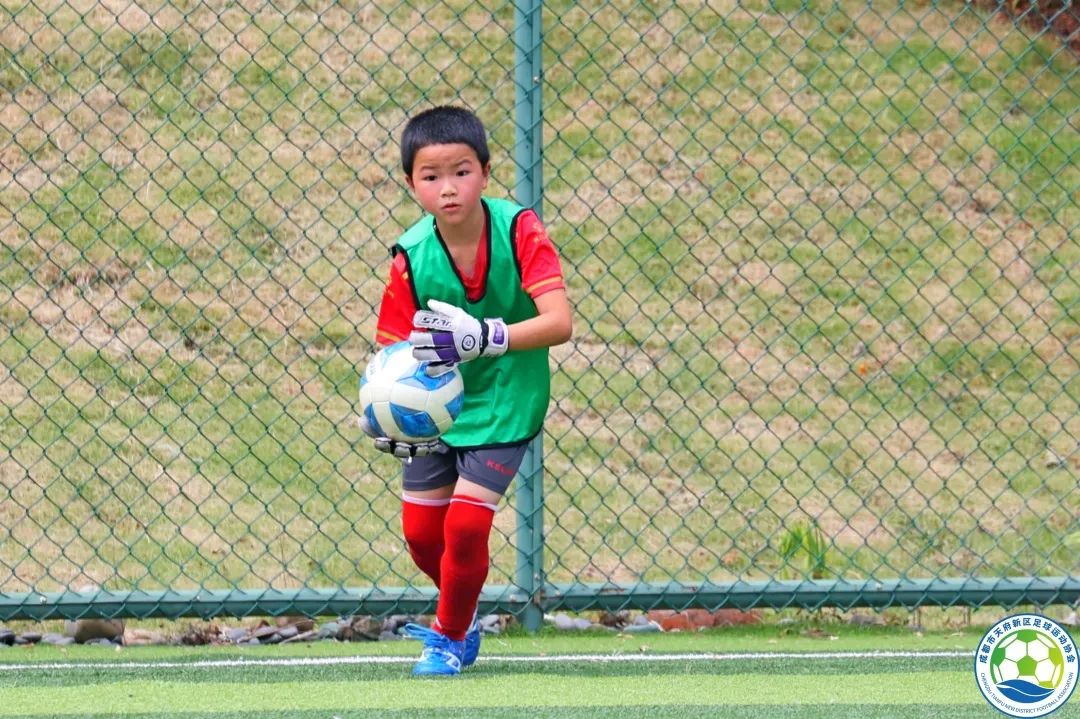 四川天府新区合江小学足球比赛,天府新区合江小学足球比赛2020年