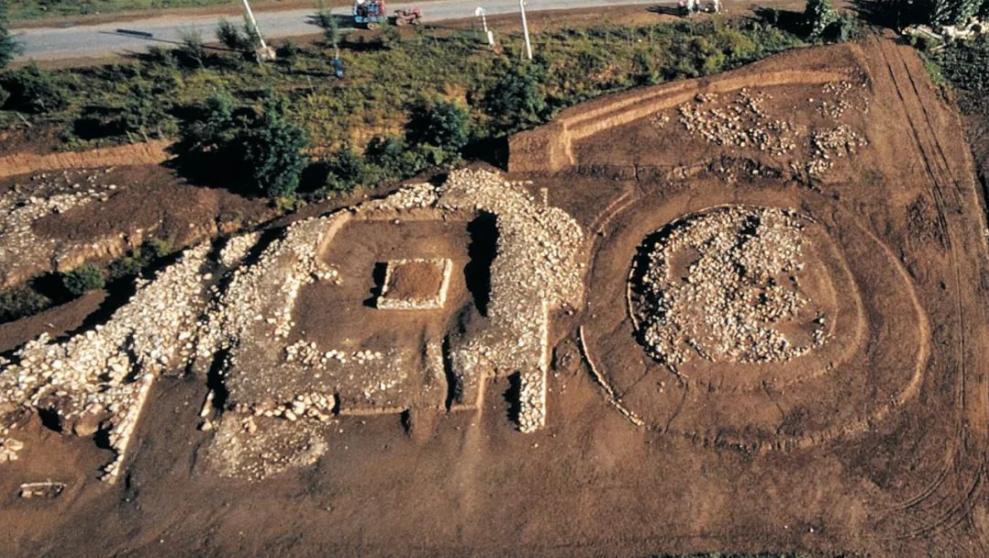 圜丘遗址比天坛早多少年,天坛圜丘利用什么原理