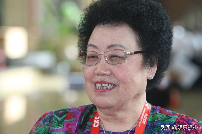 十大男星嫁富婆,娶富婆当老婆的4位男星