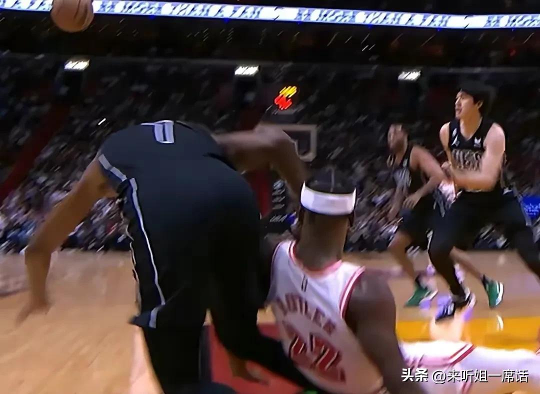 又是该死的伤病，杜兰特右膝韧带拉伤，篮网退出夺冠队伍？