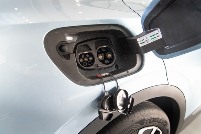 新能源汽车电池寿命和价格,新能源电池充电次数和寿命