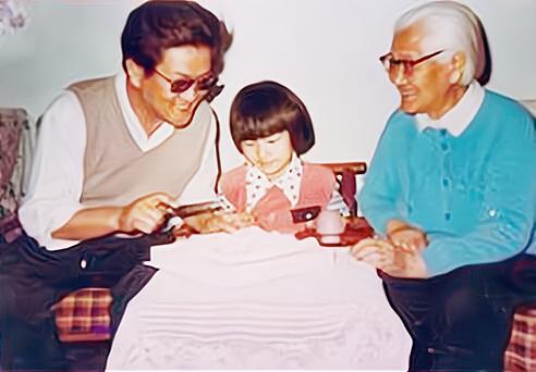 音乐家施光南简历,音乐家施光南夫人洪如丁简介