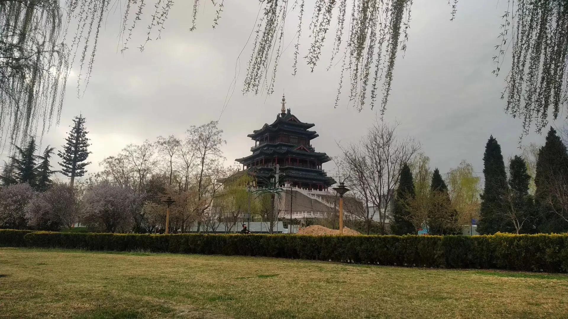 咸阳最好的公园在哪里,咸阳龙湖彩虹郦城规划有公园吗