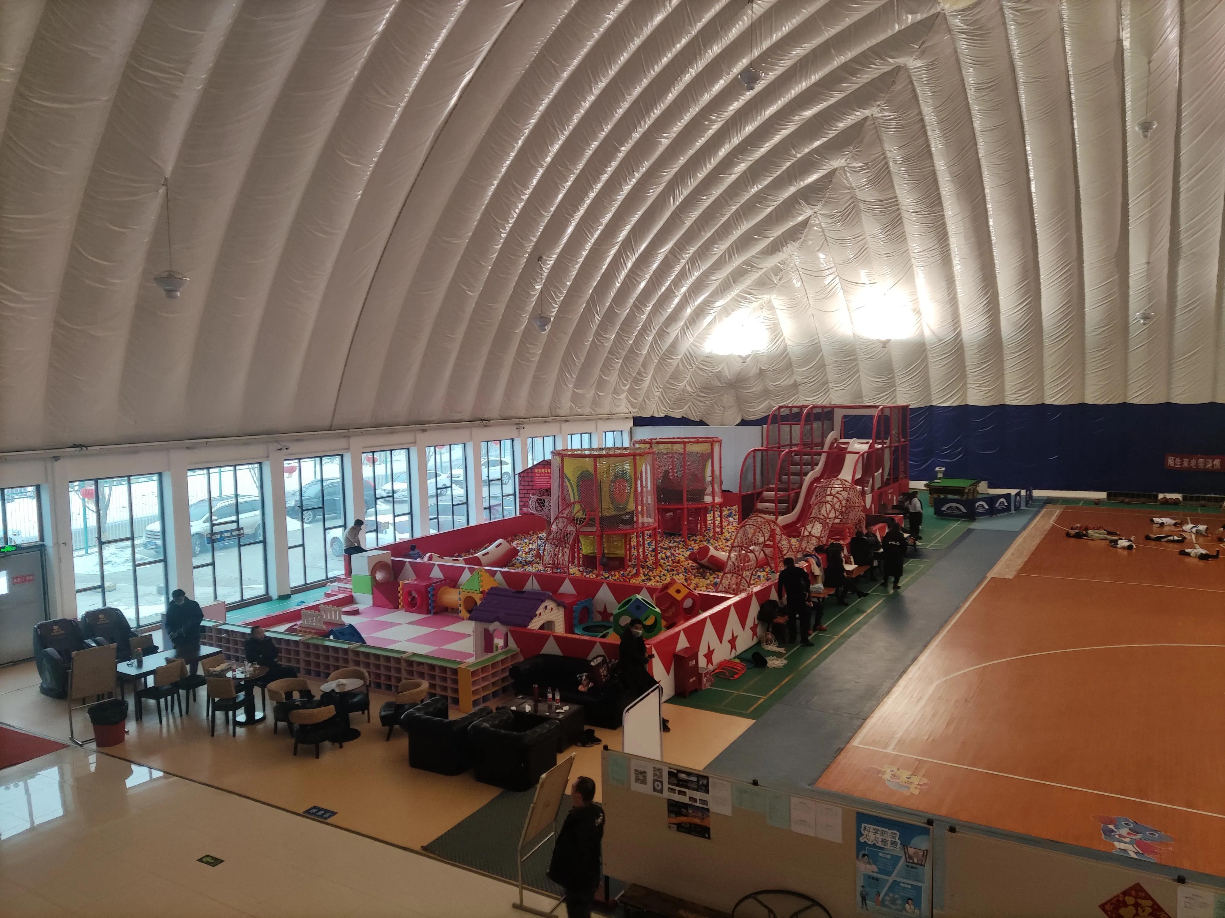 新疆第一个空中足球场,新疆最专业的足球场