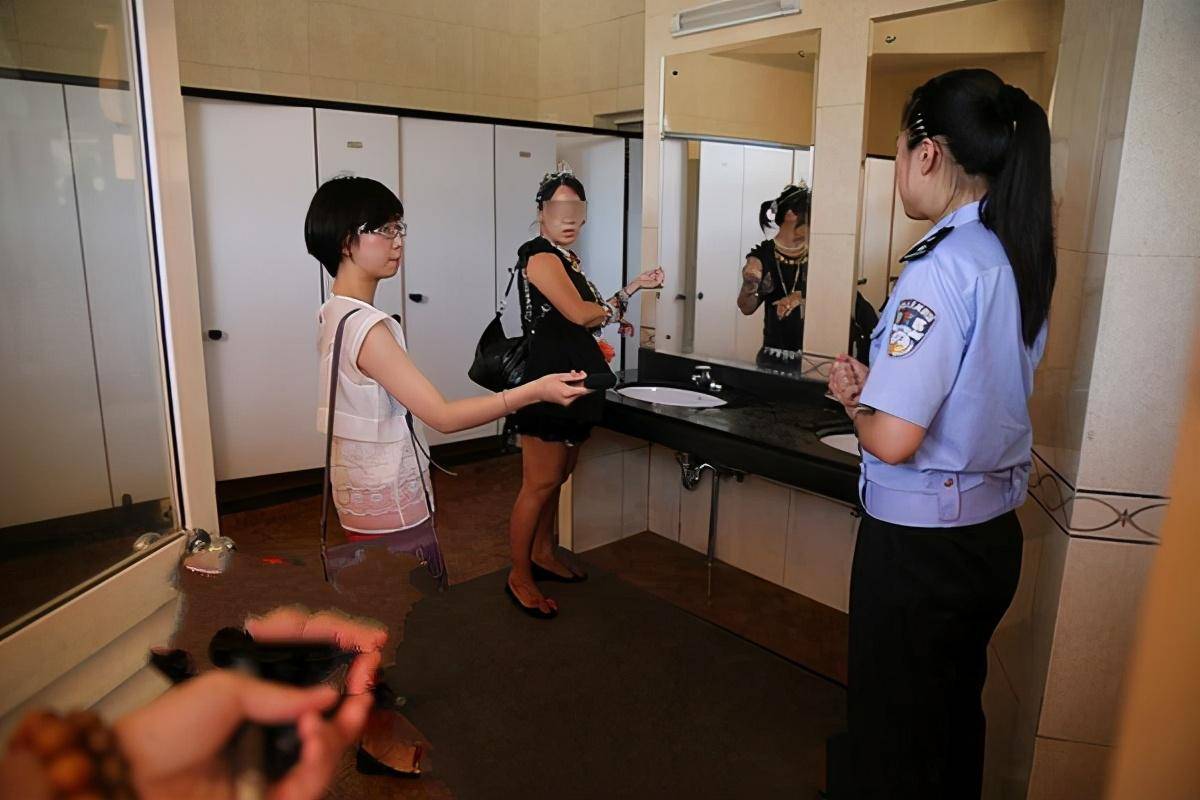 高校女生兼职的真实经历,大学校园兼职陷阱