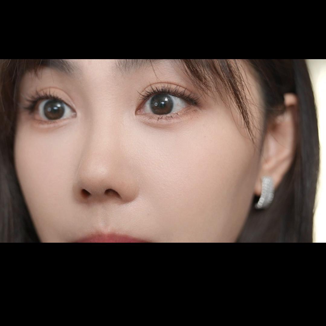 上期教大家贴了上睫毛，不知道你们都学会了没？今天继续下...