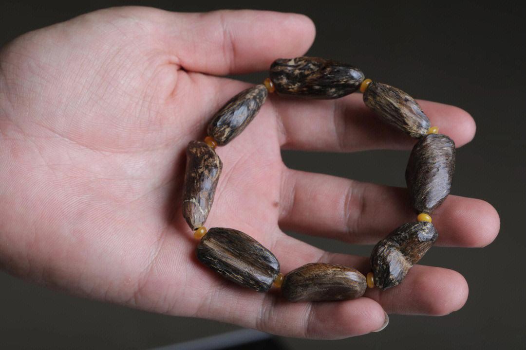 如何鉴别沉香手串好坏区别,九种假沉香手串鉴别方法图解