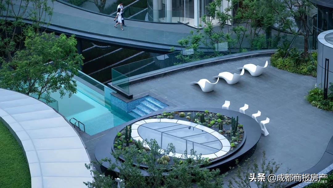 从人文锦绣到高定星耀，两个成都万科的高端答案
