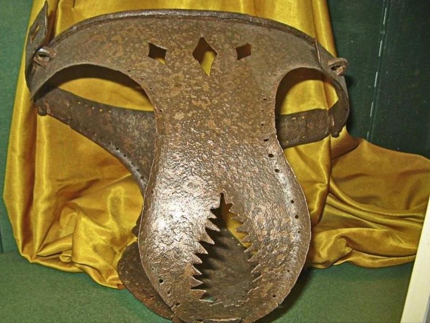 一波荒诞历史：残忍的“贞操”腰带，阴道里藏“牙齿”