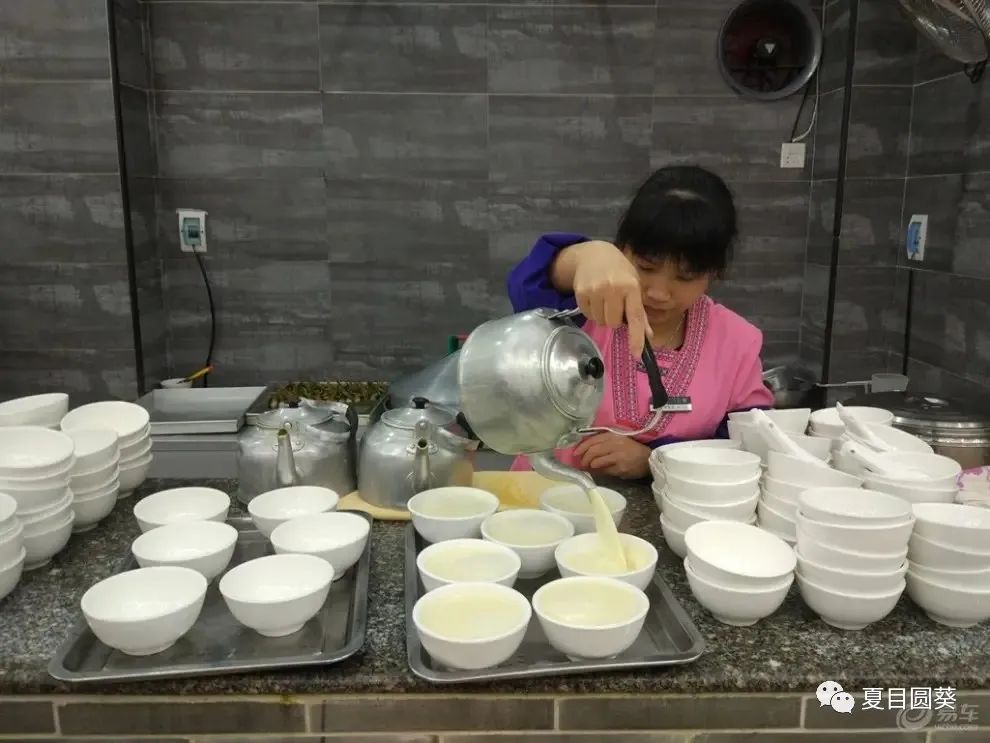 梧州特产冰泉豆浆400字,梧州骑楼老街美食冰泉豆浆