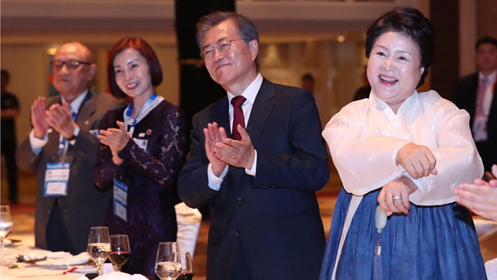 文在寅夫人：看似最接地气的第一夫人，却被曝花10亿公款买衣服