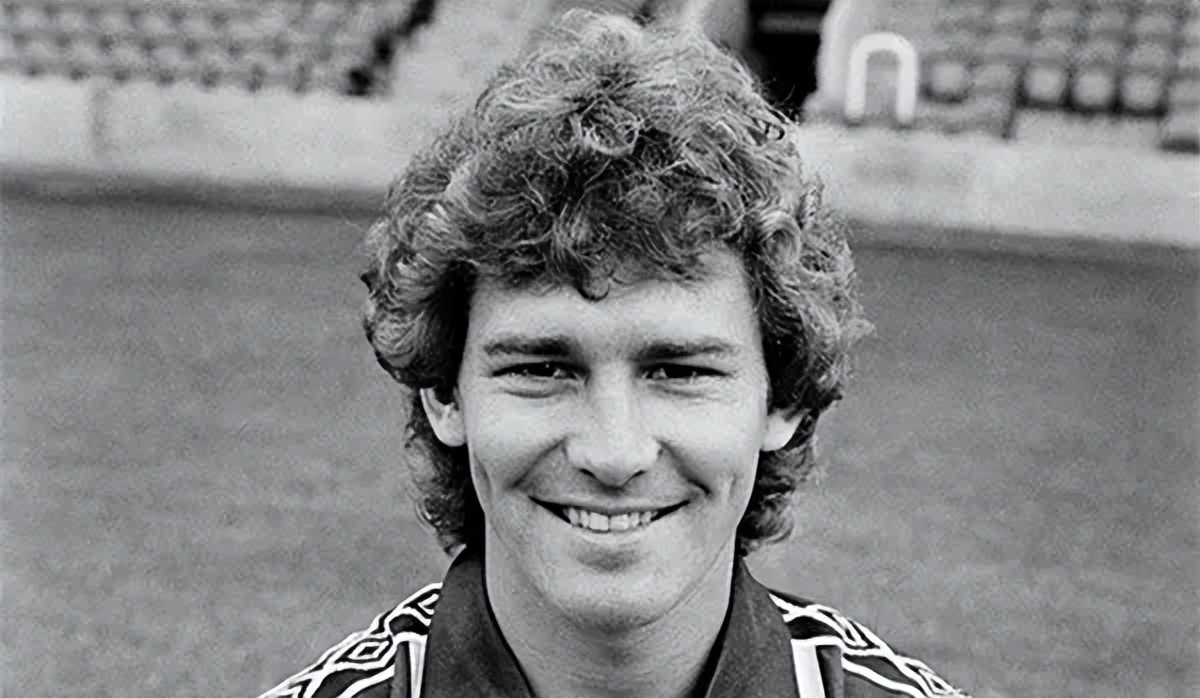 布莱恩罗布森曼联,罗布森曼联7号图片