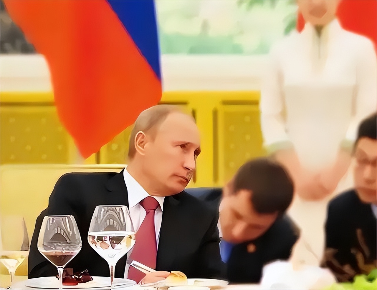 尹锡悦访日吃蛋炒饭，俄方请中国元首吃国宴，俄式饺子有何特点？