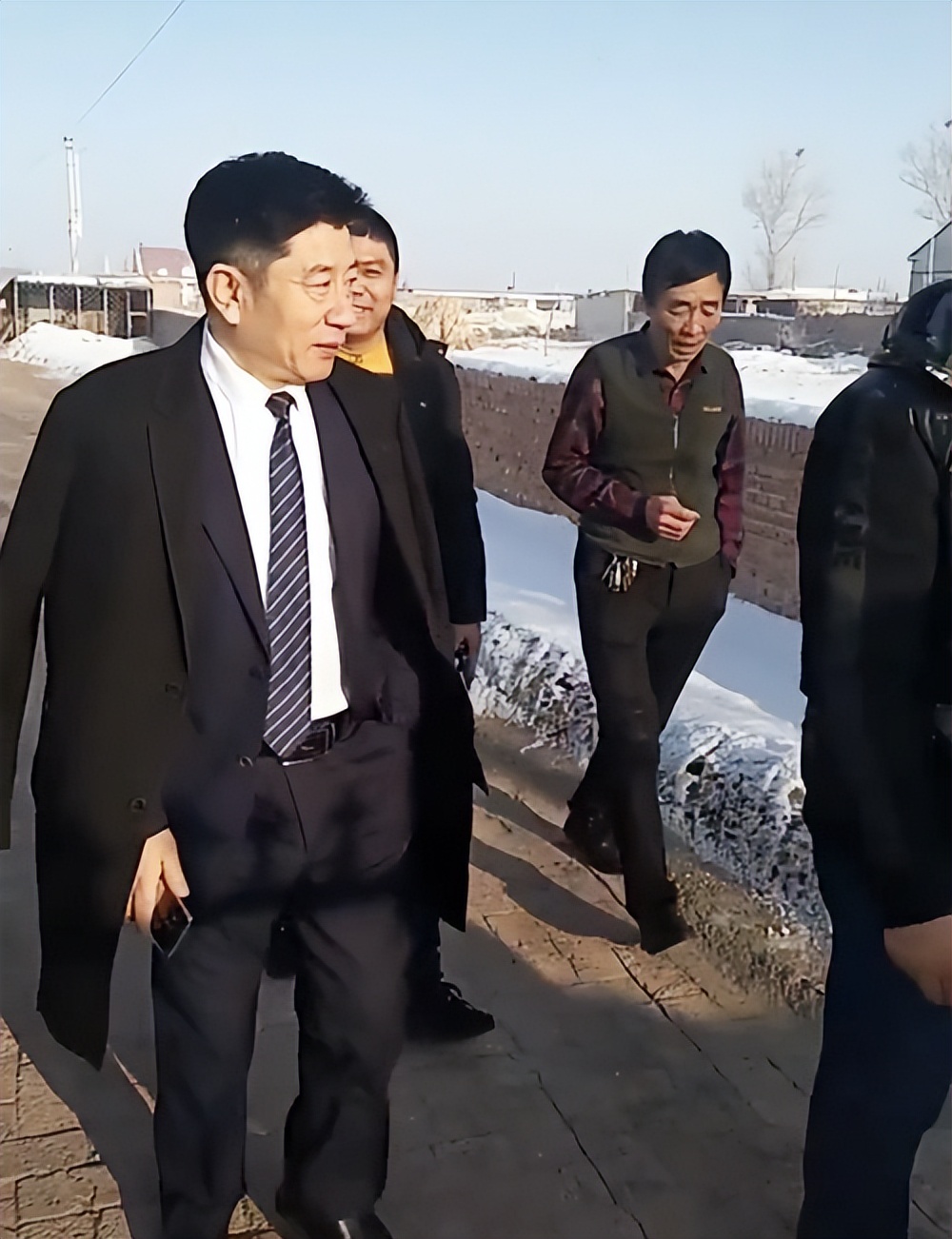 182万买手机靓号，诈骗13亿入狱，万里大造林的*相贵陈**又东山再起