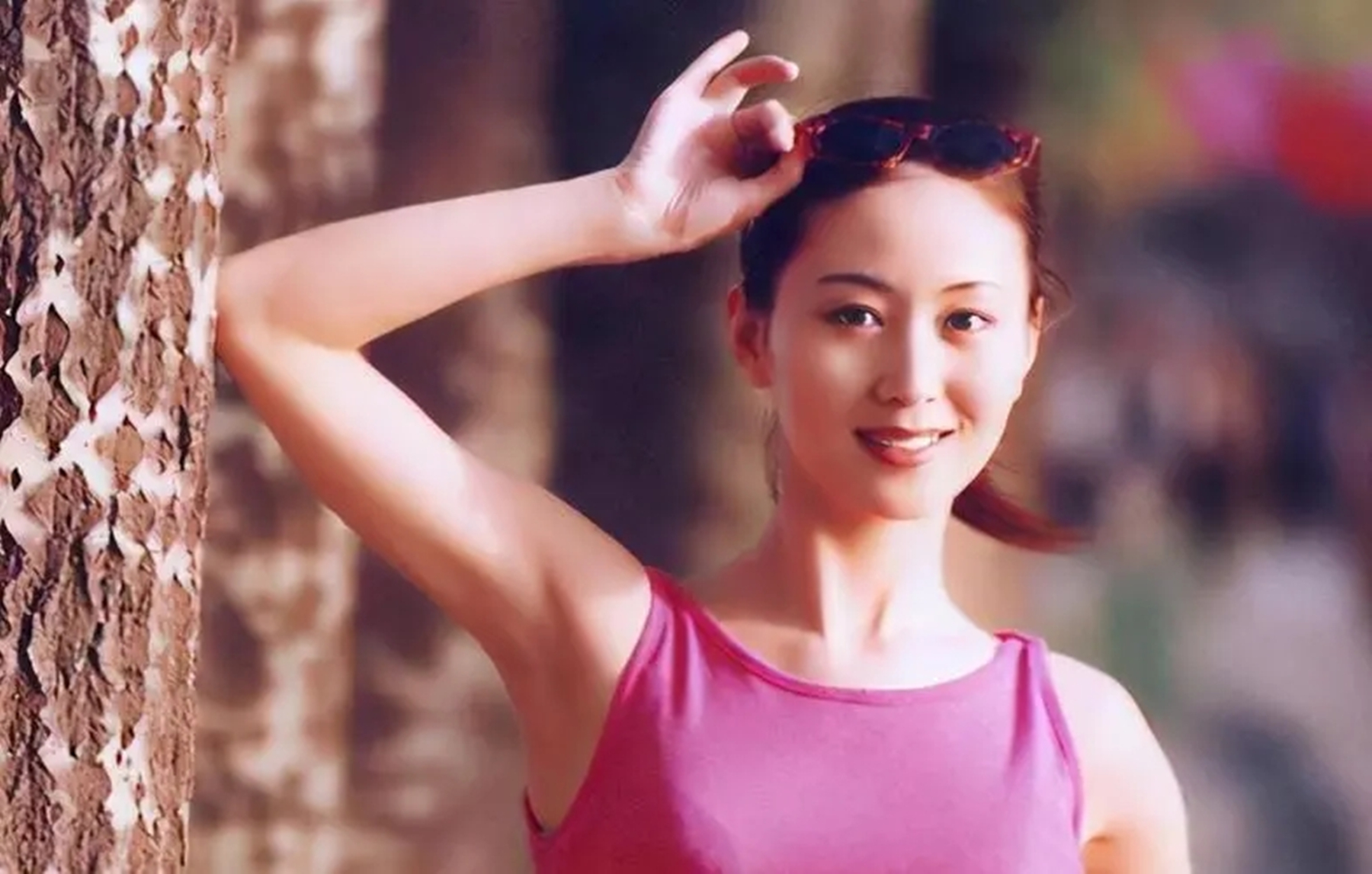 汤加丽：因“人体模特”和丈夫离婚，被父母嫌弃，如今46岁仍单身