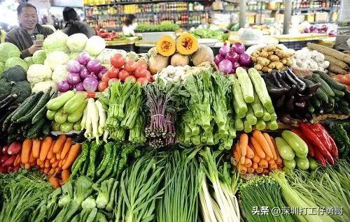 大叔如何巧将青瓜的价格提升10倍?记录疫情下菜贩子的华丽转身