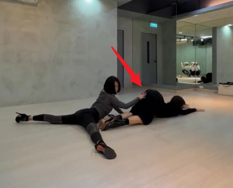 小s跳舞原视频潇洒不是摆烂,小s舞蹈动作夸张