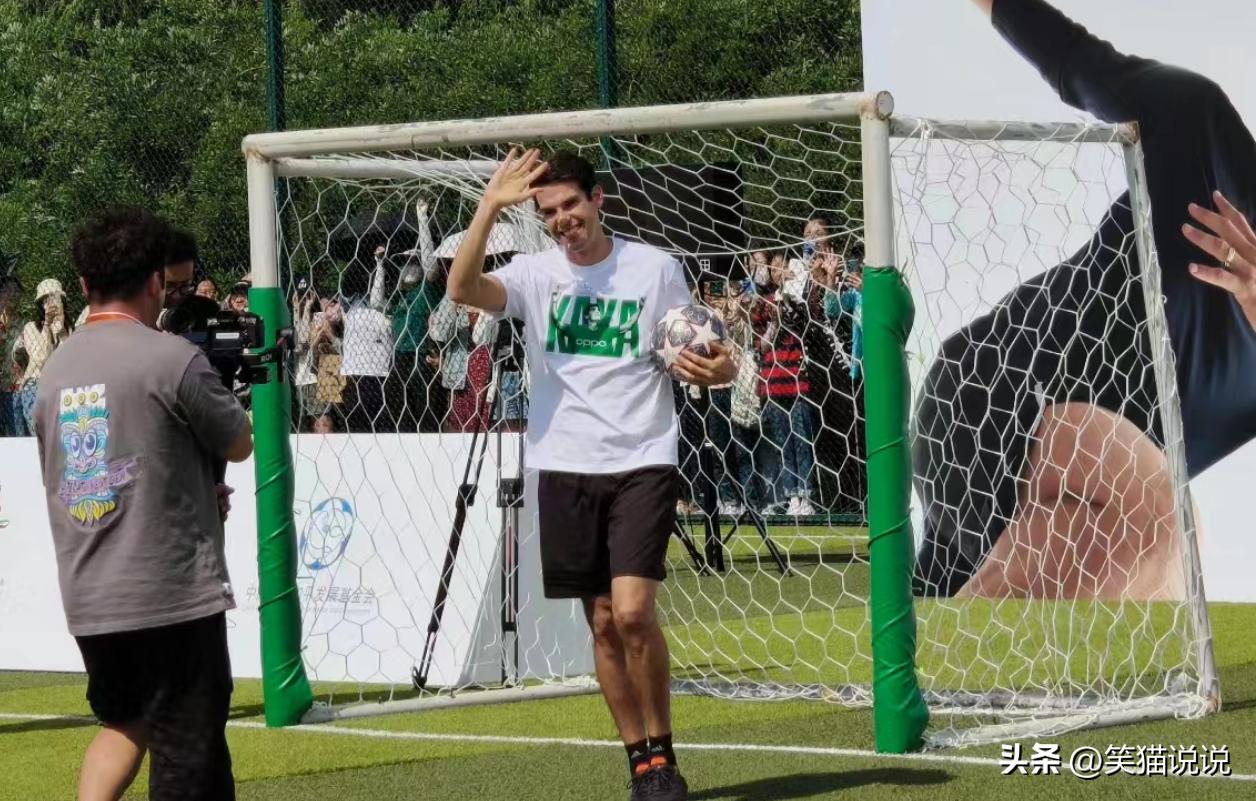 卡卡四十岁近照,卡卡身材现状