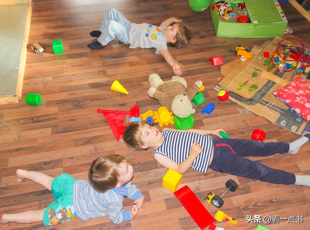 孩子对妈妈发脾气爸爸却责怪妈妈,孩子总是抱怨和责怪父母