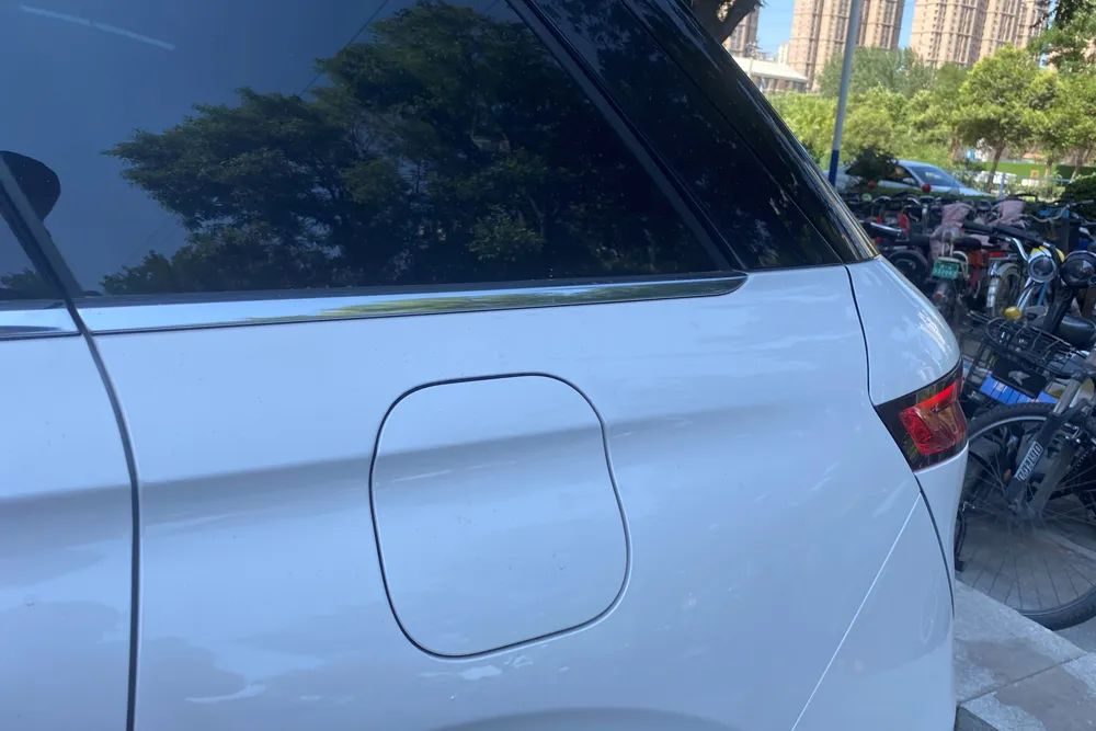 汽车每天在太阳下暴晒有什么危害,汽车暴晒后怎么快速降温