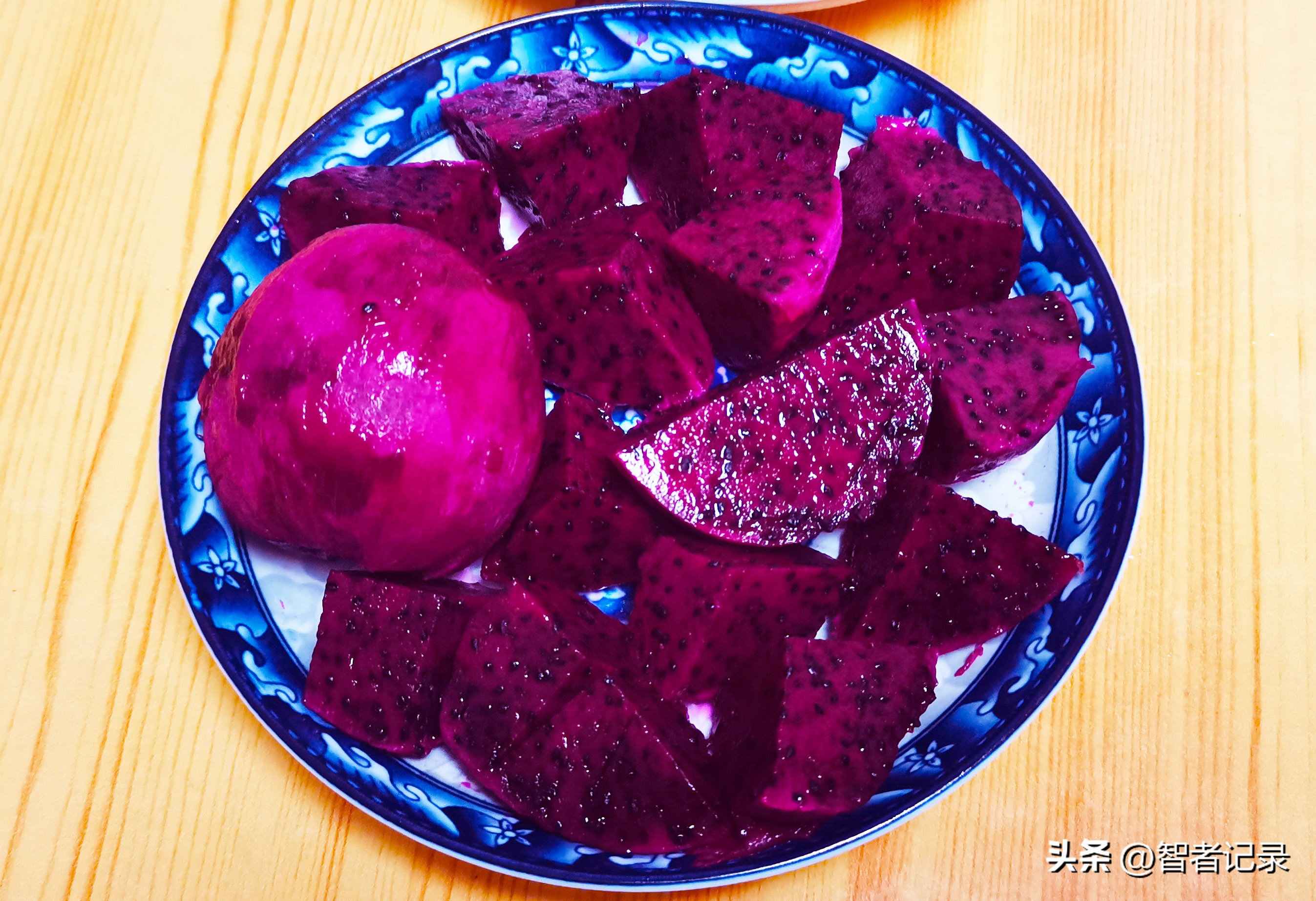 素炒佛手瓜片，配一盘寓意紫气东来的火龙果，有何作用和寓意？