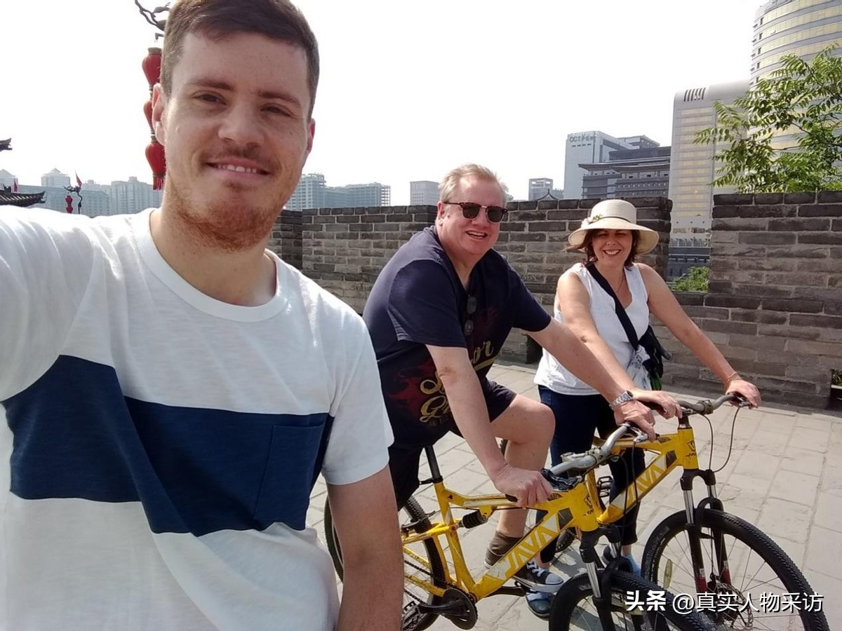 英国小伙到中国和女朋友家,英国小伙来中国8年了