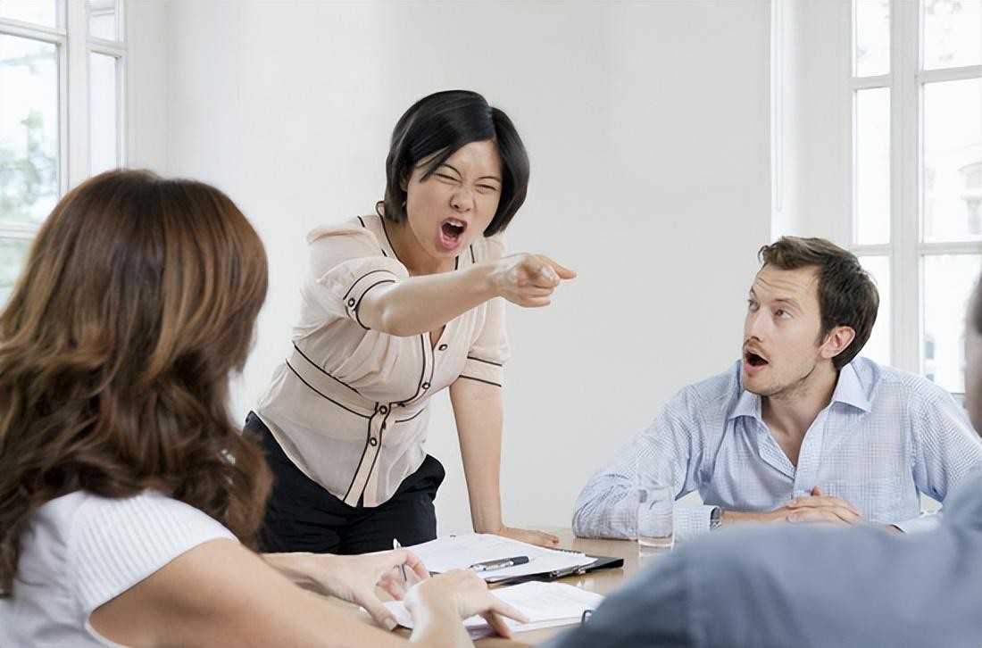 成都富豪邱先甫离婚案进度,四川成都亿万富翁邱先甫的妻子