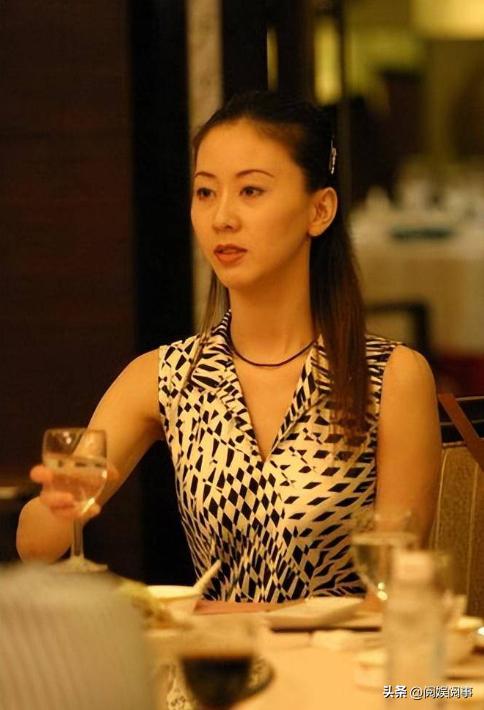 为艺术献身，被丈夫、父亲抛弃，人体模特汤加丽的人生有多悲惨？