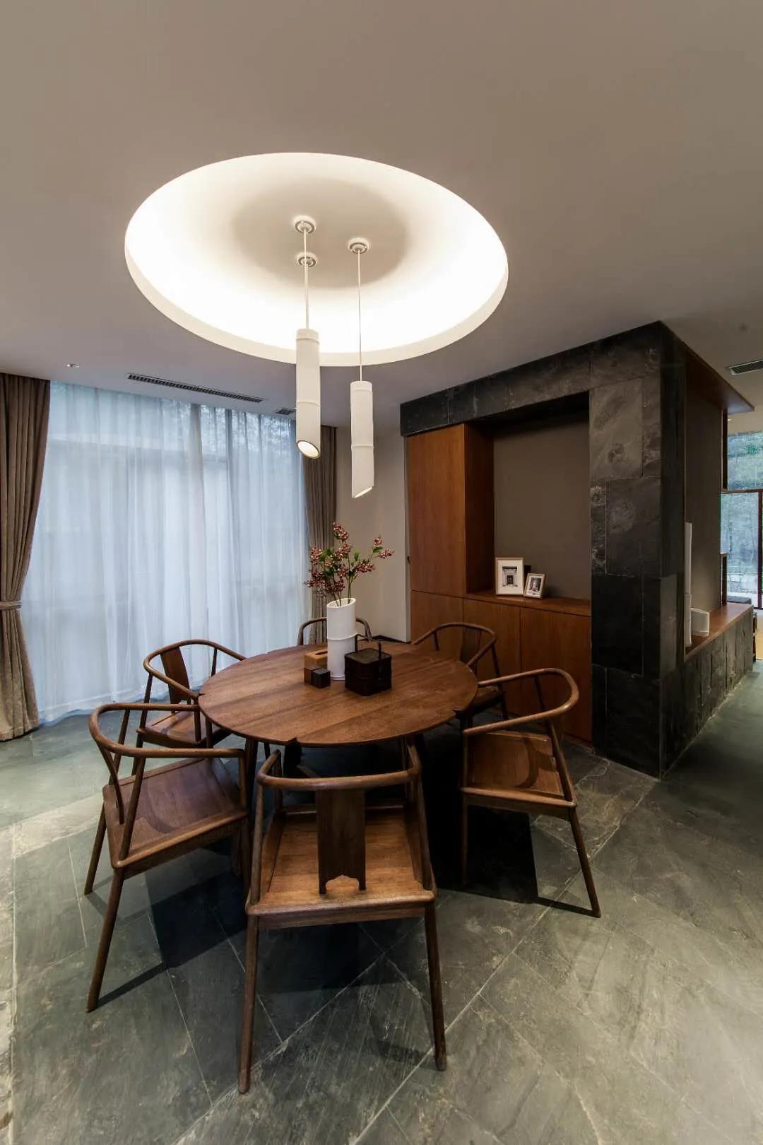 小户型要圆餐桌还是方餐桌,家庭用圆餐桌还是方餐桌